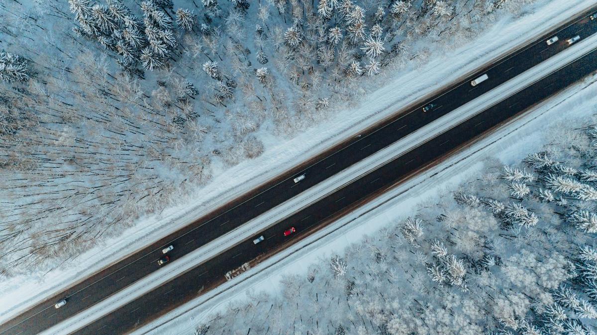 Iceland introduces nationwide, fuel‑neutral per-kilometre charge for all road vehicles