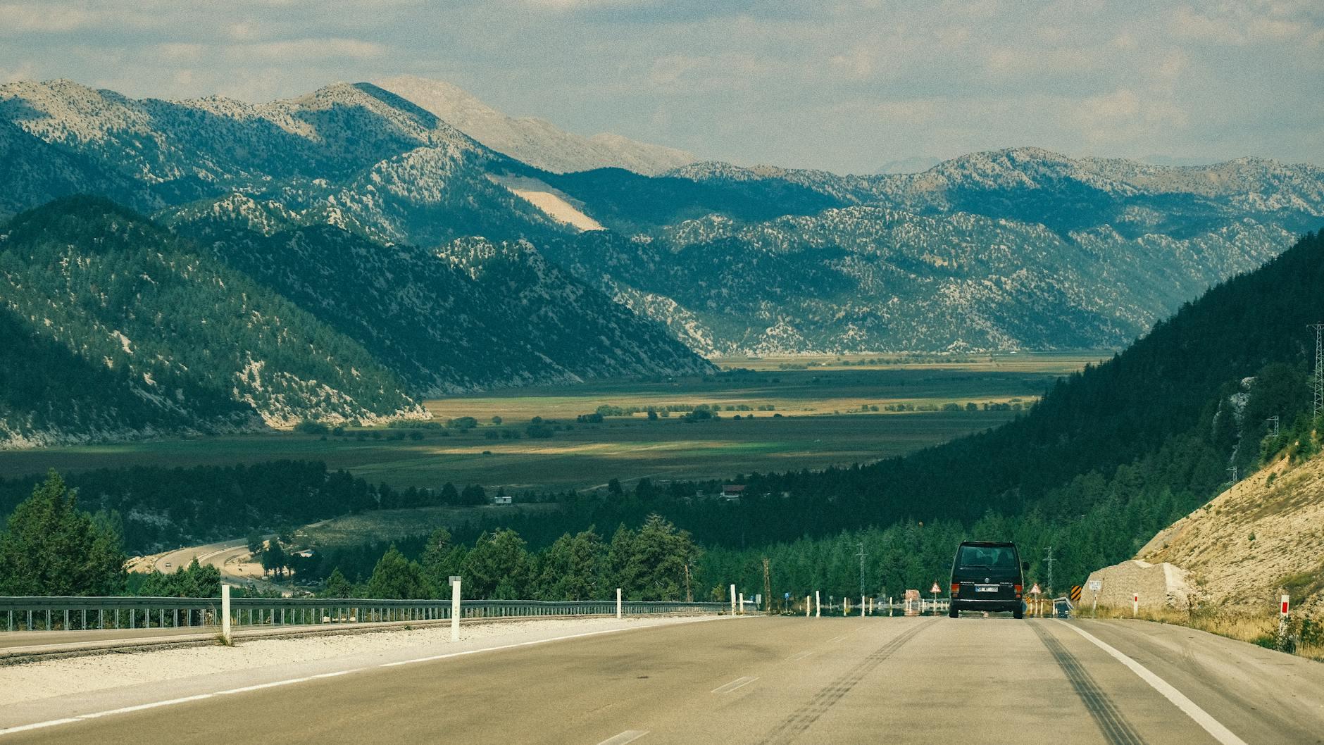 Distance-based vehicle fees face resistance as US states look beyond fuel taxes